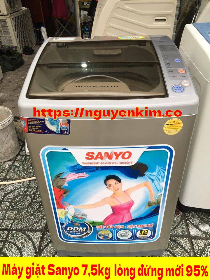 Máy Giặt Sanyo 7,5kg Lòng Đứng Mới 95%